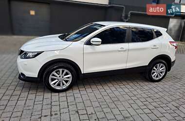 Внедорожник / Кроссовер Nissan Qashqai 2014 в 