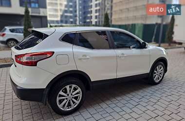 Внедорожник / Кроссовер Nissan Qashqai 2014 в 