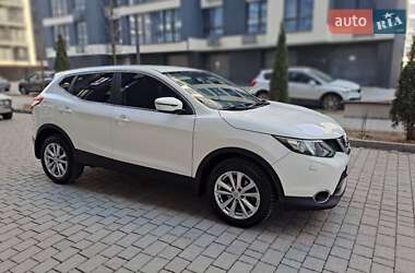Внедорожник / Кроссовер Nissan Qashqai 2014 в 