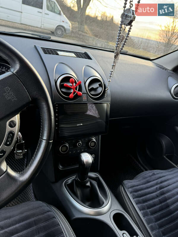 Внедорожник / Кроссовер Nissan Qashqai 2010 в Галиче