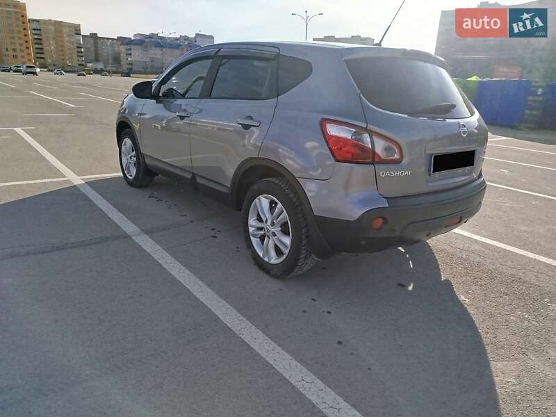 Внедорожник / Кроссовер Nissan Qashqai 2010 в Каменец-Подольском