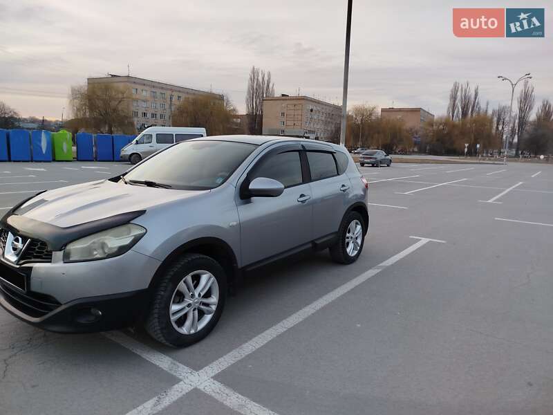Внедорожник / Кроссовер Nissan Qashqai 2010 в Каменец-Подольском