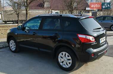 Внедорожник / Кроссовер Nissan Qashqai 2011 в 