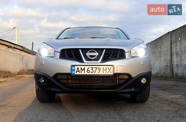 Позашляховик / Кросовер Nissan Qashqai 2013 в 