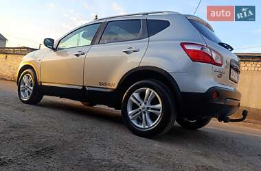 Позашляховик / Кросовер Nissan Qashqai 2013 в 