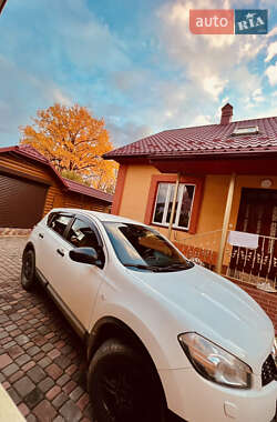 Внедорожник / Кроссовер Nissan Qashqai 2010 в 