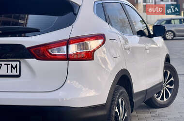 Позашляховик / Кросовер Nissan Qashqai 2015 в 