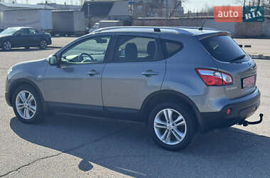 Внедорожник / Кроссовер Nissan Qashqai 2012 в 