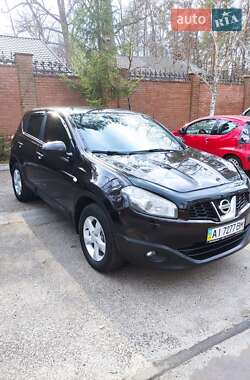 Внедорожник / Кроссовер Nissan Qashqai 2010 в 
