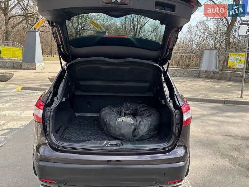 Внедорожник / Кроссовер Nissan Qashqai 2015 в Полтаве