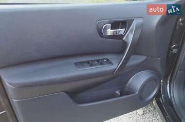 Внедорожник / Кроссовер Nissan Qashqai 2013 в 