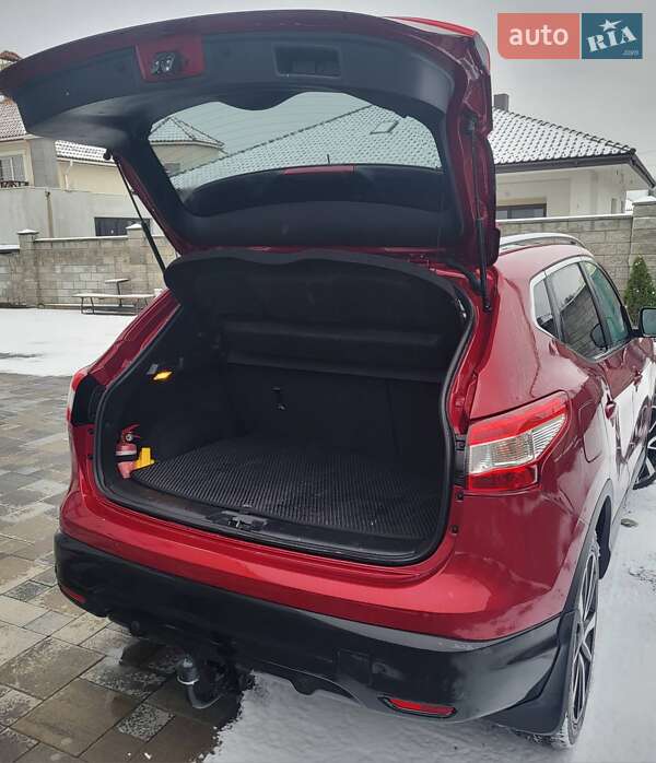 Позашляховик / Кросовер Nissan Qashqai 2015 в 