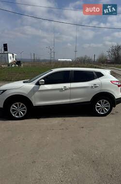 Позашляховик / Кросовер Nissan Qashqai 2016 в 