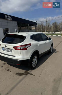 Позашляховик / Кросовер Nissan Qashqai 2016 в 