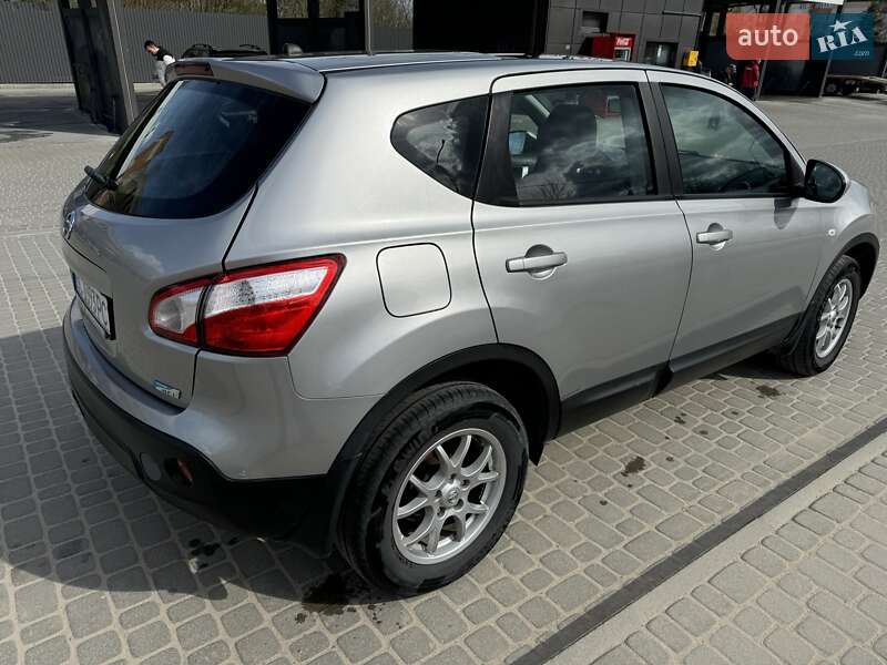 Позашляховик / Кросовер Nissan Qashqai 2012 в Львові
