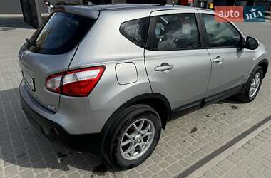 Внедорожник / Кроссовер Nissan Qashqai 2012 в 