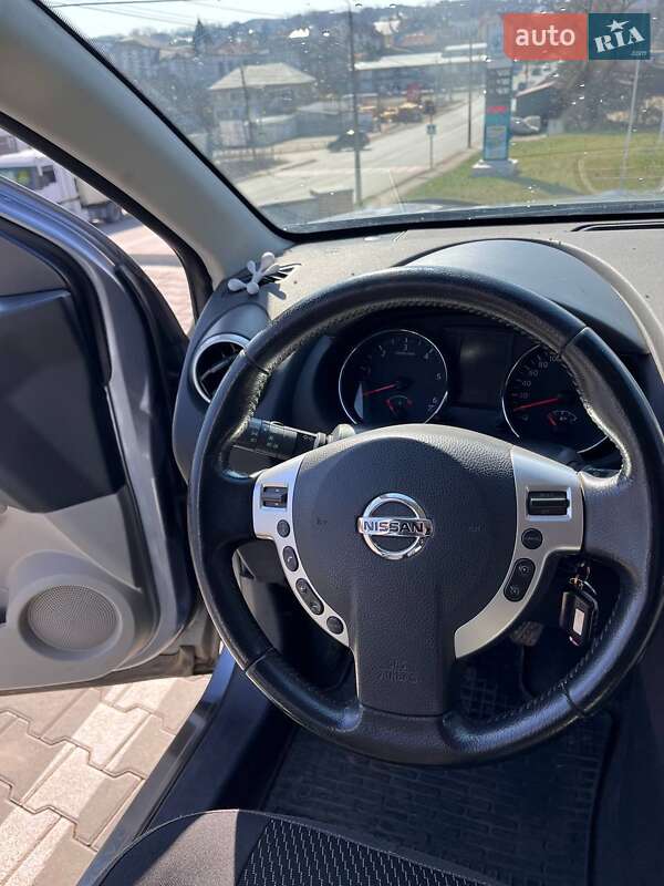 Внедорожник / Кроссовер Nissan Qashqai 2010 в Черновцах