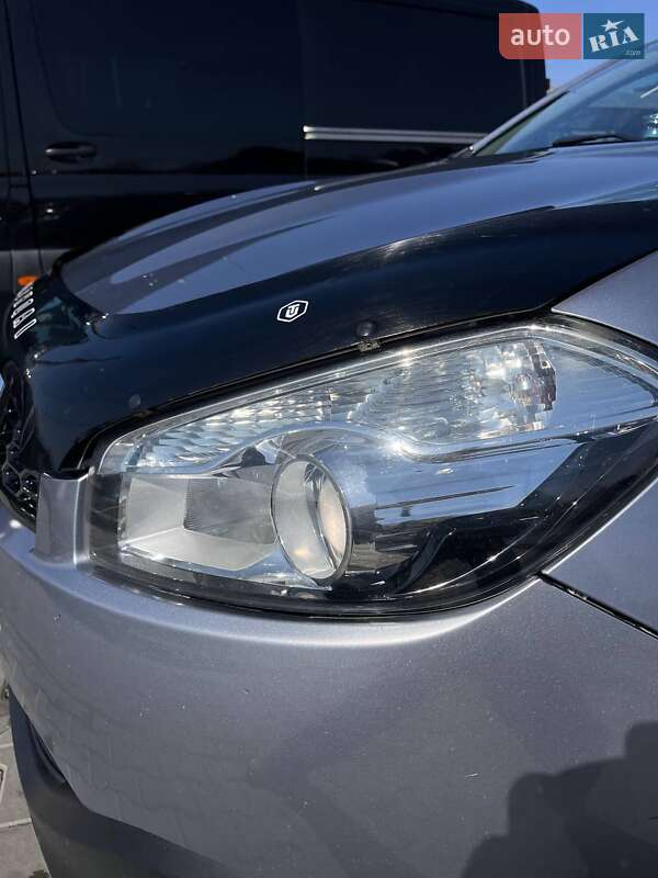 Внедорожник / Кроссовер Nissan Qashqai 2010 в Черновцах