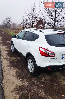 Внедорожник / Кроссовер Nissan Qashqai 2011 в 