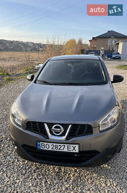 Внедорожник / Кроссовер Nissan Qashqai 2012 в 