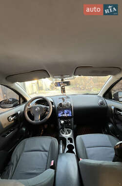 Внедорожник / Кроссовер Nissan Qashqai 2012 в 