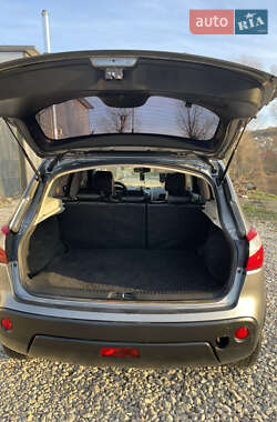 Внедорожник / Кроссовер Nissan Qashqai 2012 в 