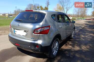Позашляховик / Кросовер Nissan Qashqai 2013 в Стрию