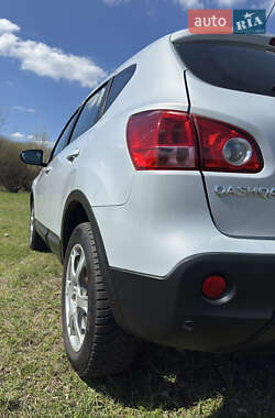 Внедорожник / Кроссовер Nissan Qashqai 2008 в 