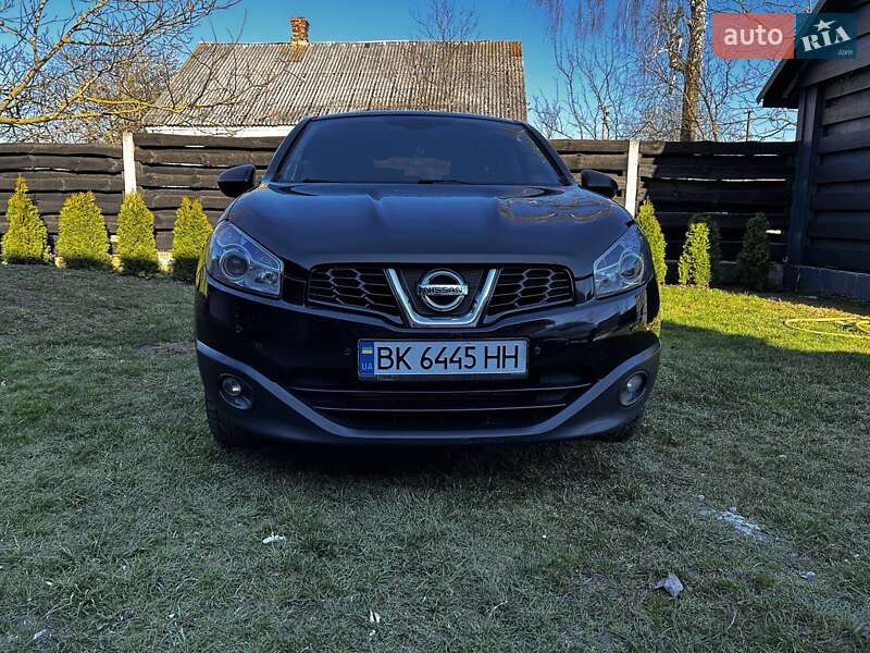 Внедорожник / Кроссовер Nissan Qashqai 2011 в 