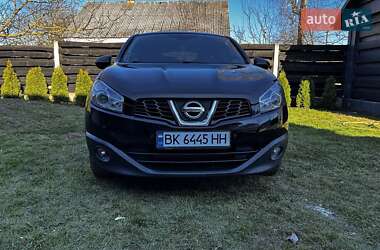 Внедорожник / Кроссовер Nissan Qashqai 2011 в 