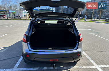 Внедорожник / Кроссовер Nissan Qashqai 2010 в 