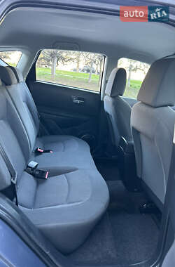 Позашляховик / Кросовер Nissan Qashqai 2010 в 