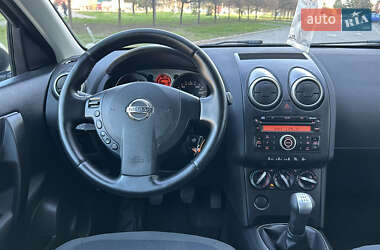 Позашляховик / Кросовер Nissan Qashqai 2010 в 