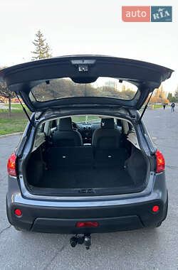 Позашляховик / Кросовер Nissan Qashqai 2010 в 