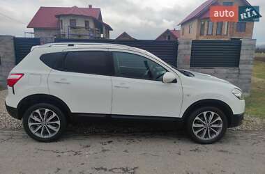 Внедорожник / Кроссовер Nissan Qashqai 2010 в 