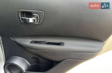 Внедорожник / Кроссовер Nissan Qashqai 2011 в 