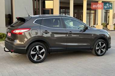 Внедорожник / Кроссовер Nissan Qashqai 2016 в 