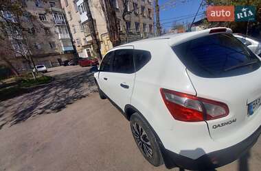 Внедорожник / Кроссовер Nissan Qashqai 2012 в 