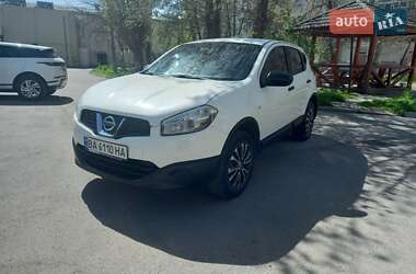 Внедорожник / Кроссовер Nissan Qashqai 2012 в 