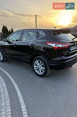 Внедорожник / Кроссовер Nissan Qashqai 2014 в 