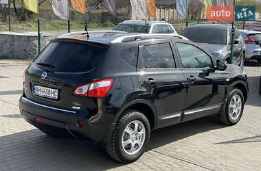 Внедорожник / Кроссовер Nissan Qashqai 2012 в 