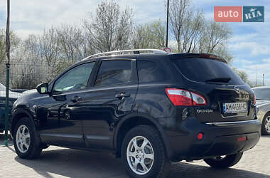 Внедорожник / Кроссовер Nissan Qashqai 2012 в 