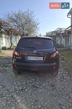 Внедорожник / Кроссовер Nissan Qashqai 2012 в 