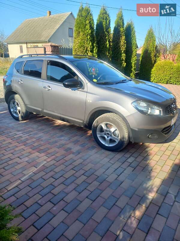 Внедорожник / Кроссовер Nissan Qashqai 2013 в 