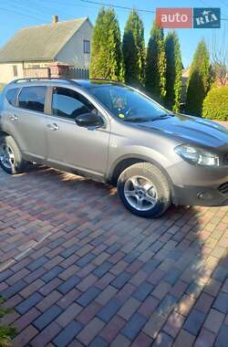 Внедорожник / Кроссовер Nissan Qashqai 2013 в 