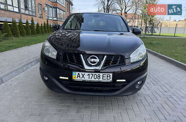 Внедорожник / Кроссовер Nissan Qashqai 2013 в 