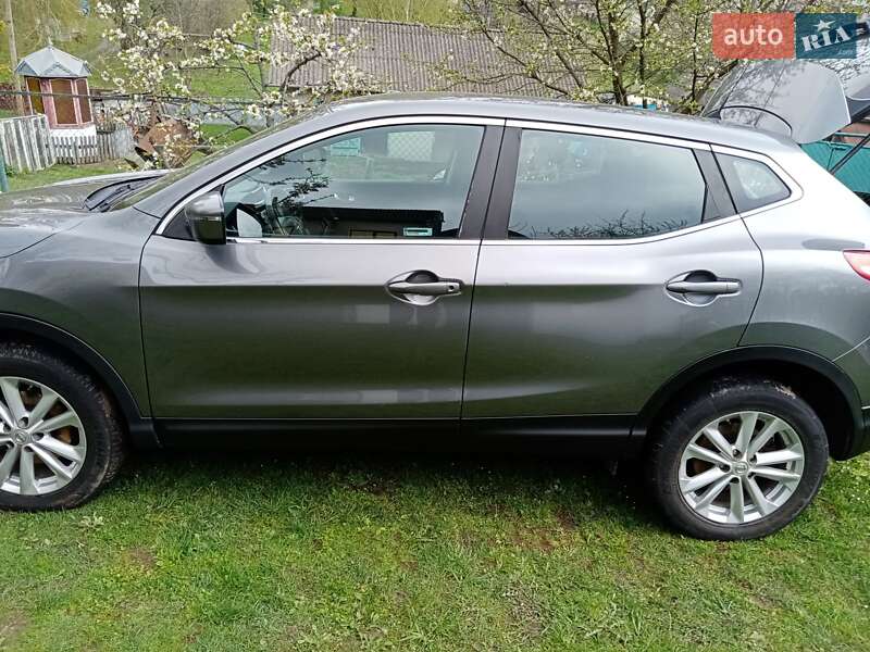 Внедорожник / Кроссовер Nissan Qashqai 2014 в Ивано-Франковске