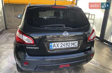 Внедорожник / Кроссовер Nissan Qashqai 2012 в 