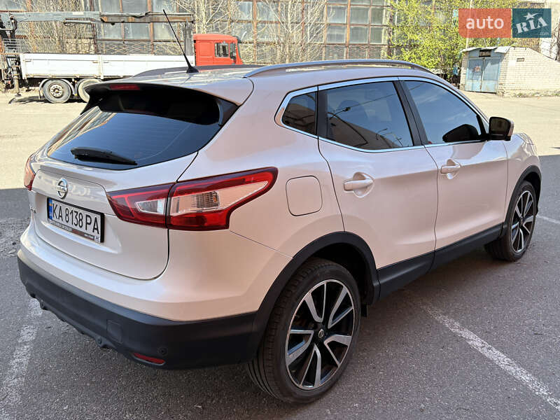 Внедорожник / Кроссовер Nissan Qashqai 2015 в Киеве