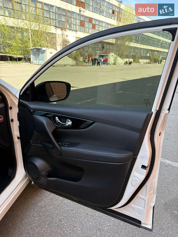 Внедорожник / Кроссовер Nissan Qashqai 2015 в Киеве